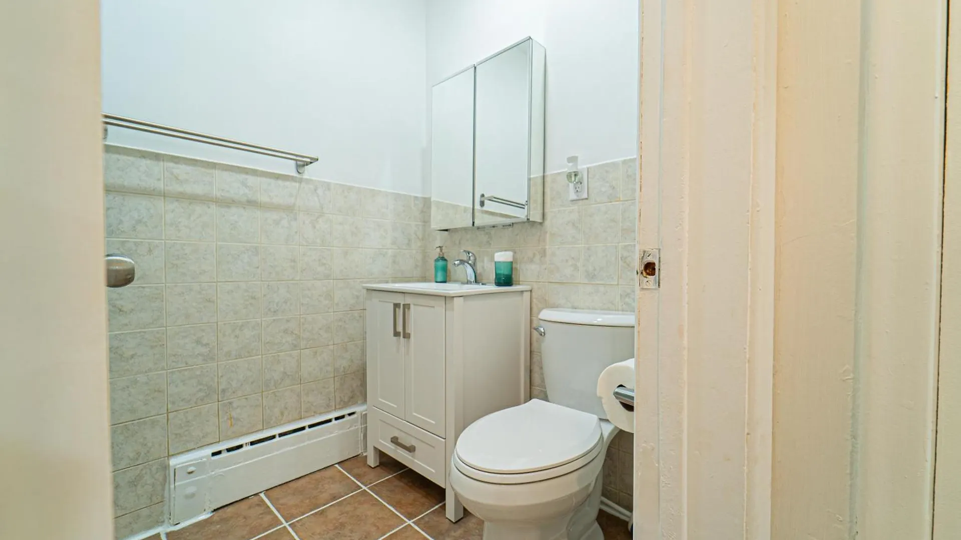 Quiet & Comfortable Double Private Room, Free Parking Toronto 0*,