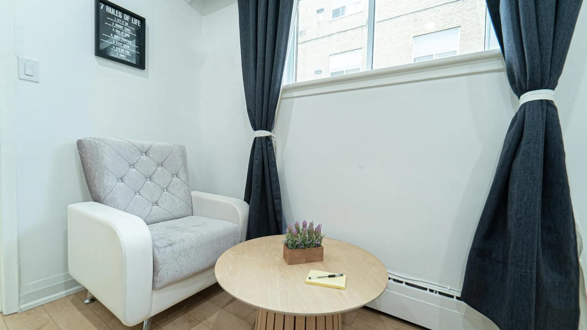 Quiet & Comfortable Double Private Room, Free Parking Toronto
