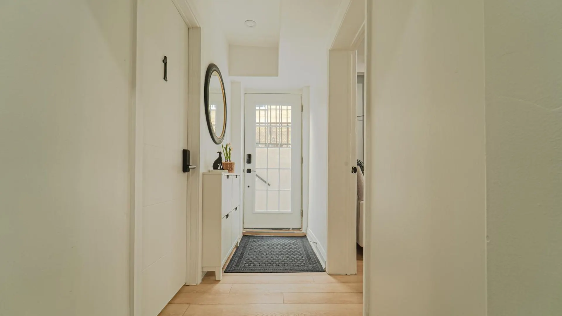 Quiet & Comfortable Double Private Room, Free Parking Toronto